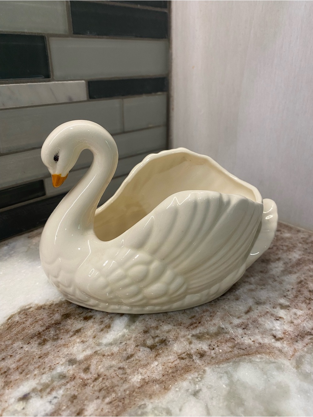✨ VINTAGE MID-CENTURY CERAMIC WHITE SWAN PLANTER ✨